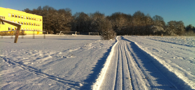 Koolimaja taga avatud suusarada!