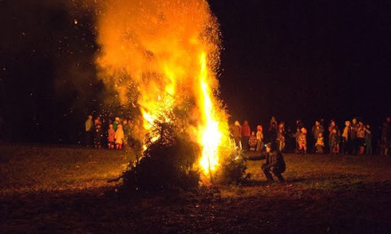 Kolmekuningapäeva kuuskede põletamine Kostiveres